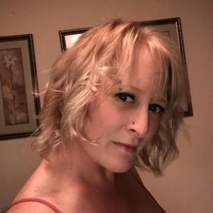 Meet your Posher, Stefanie